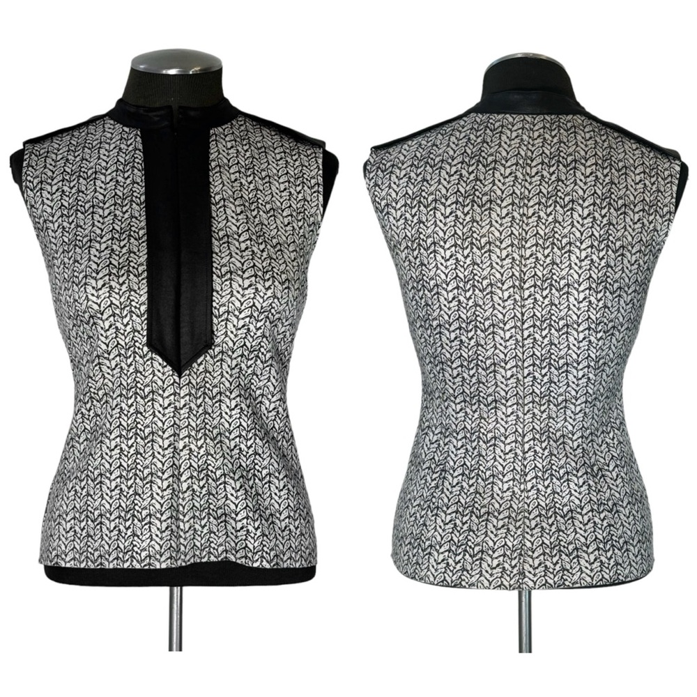 Smart and Joy – Sleeveless Zip Front Print Top – Size Small